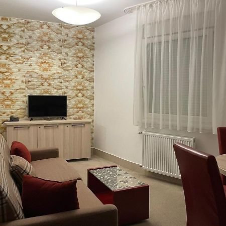 Holiday Wing Apartment 2 야고디나 외부 사진