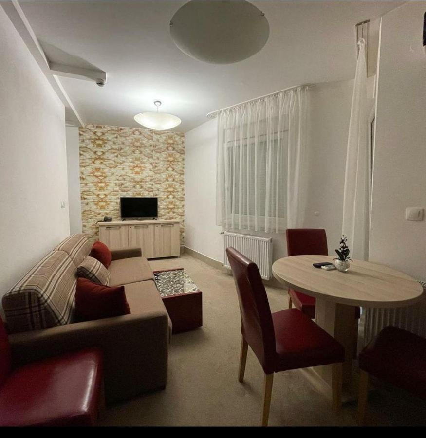 Holiday Wing Apartment 2 야고디나 외부 사진