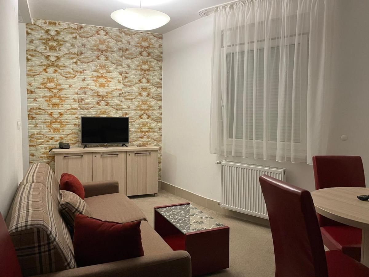 Holiday Wing Apartment 2 야고디나 외부 사진
