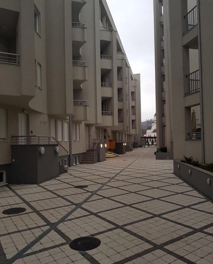 Holiday Wing Apartment 2 야고디나 외부 사진