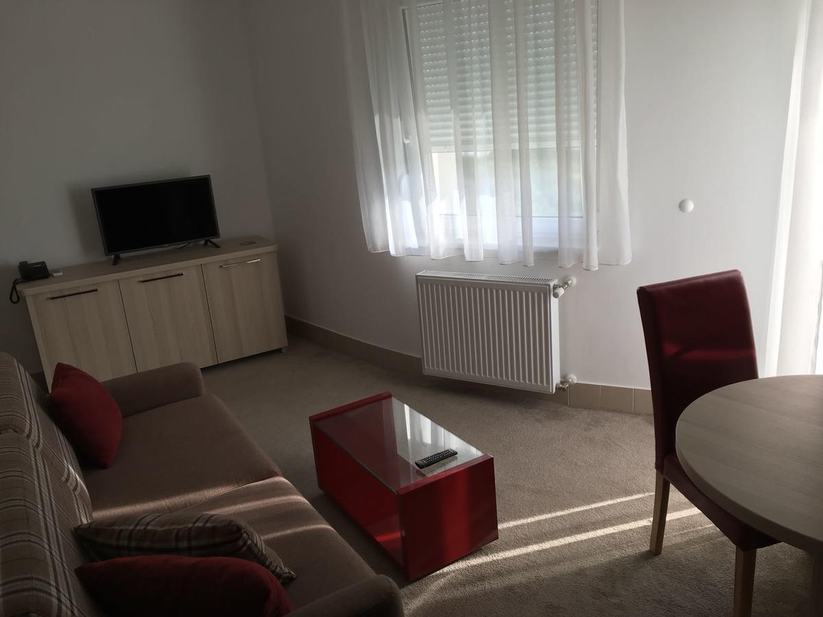 Holiday Wing Apartment 2 야고디나 외부 사진